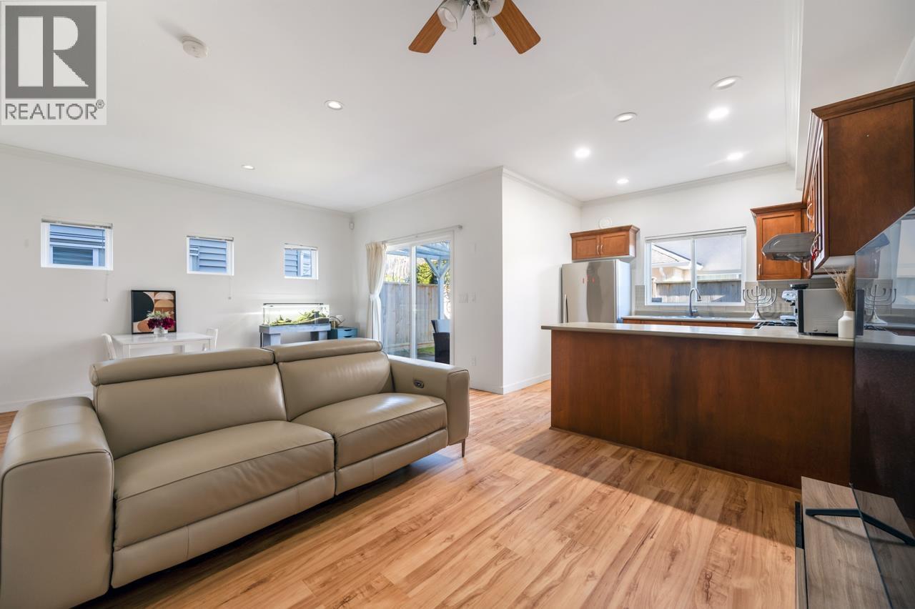 2 8271 FRANCIS ROAD, Richmond