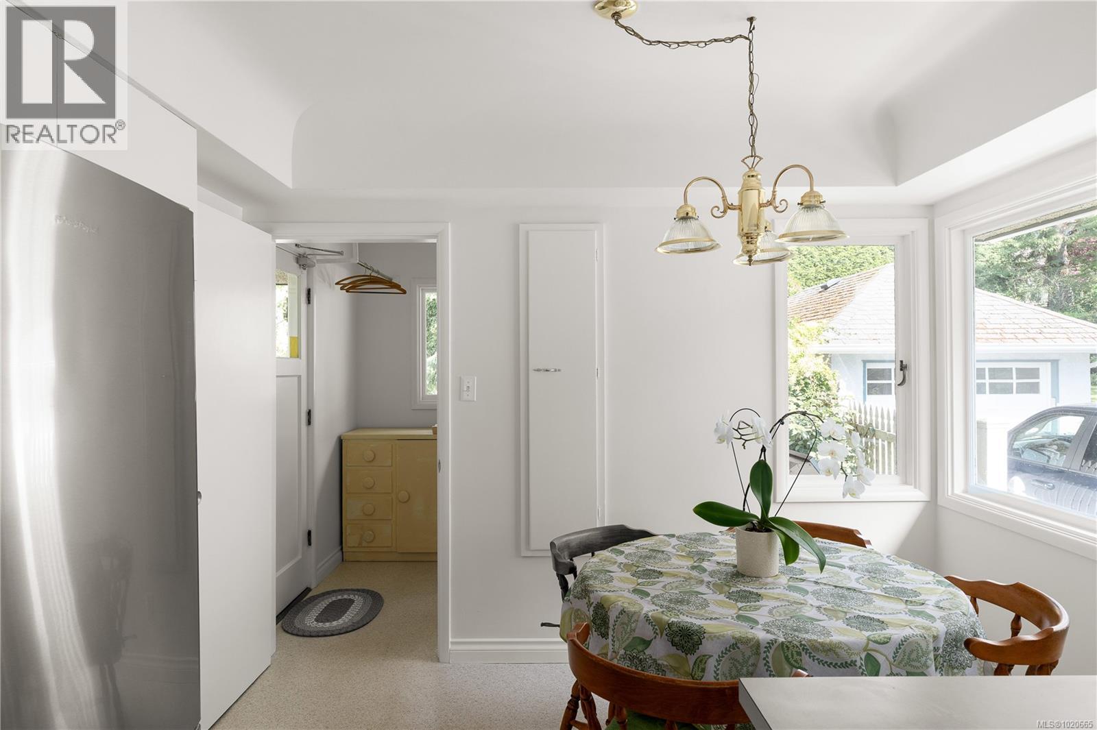  645 Transit Road, Oak Bay