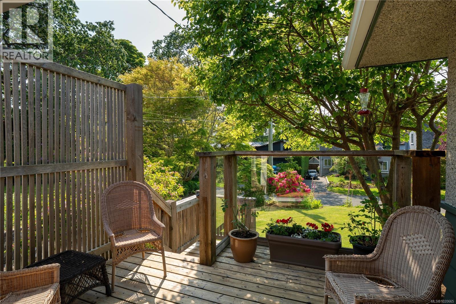  645 Transit Road, Oak Bay