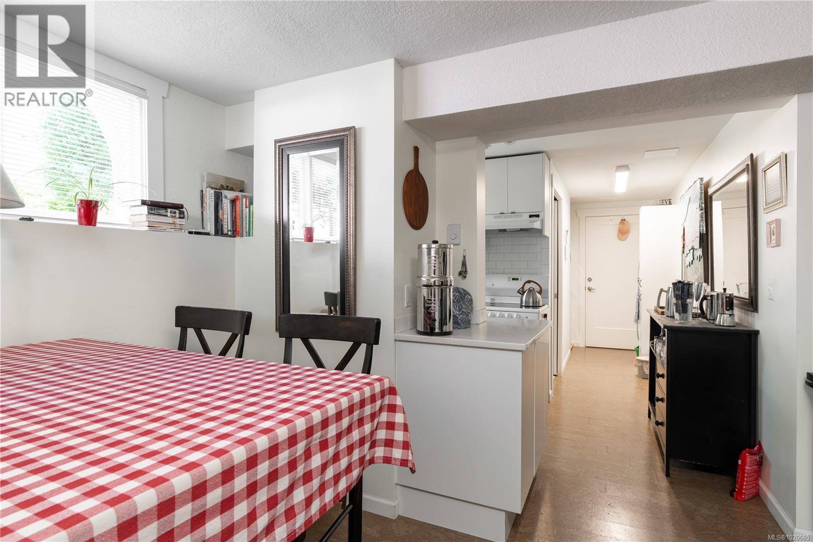  645 Transit Road, Oak Bay