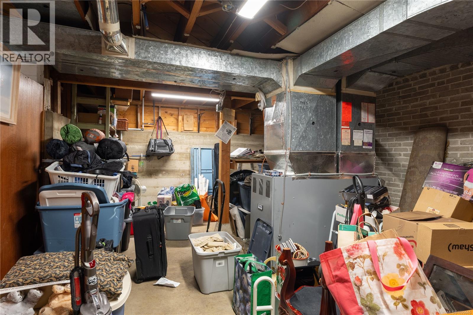  645 Transit Road, Oak Bay