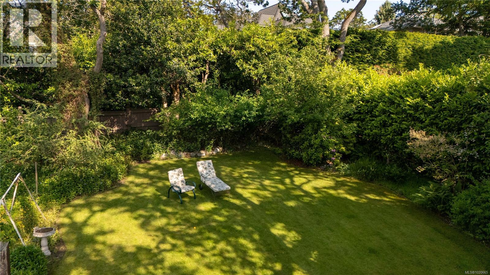  645 Transit Road, Oak Bay