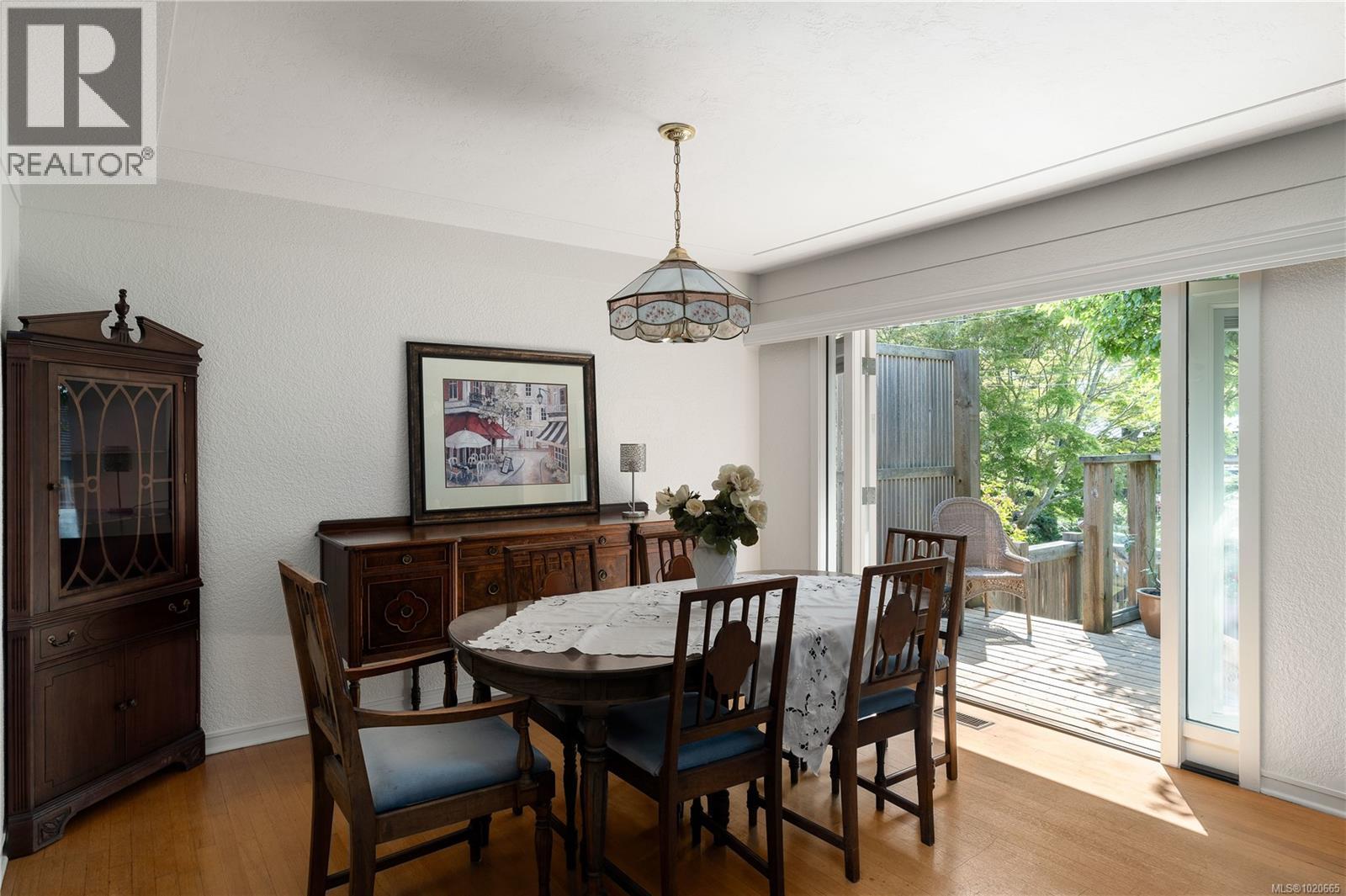  645 Transit Road, Oak Bay