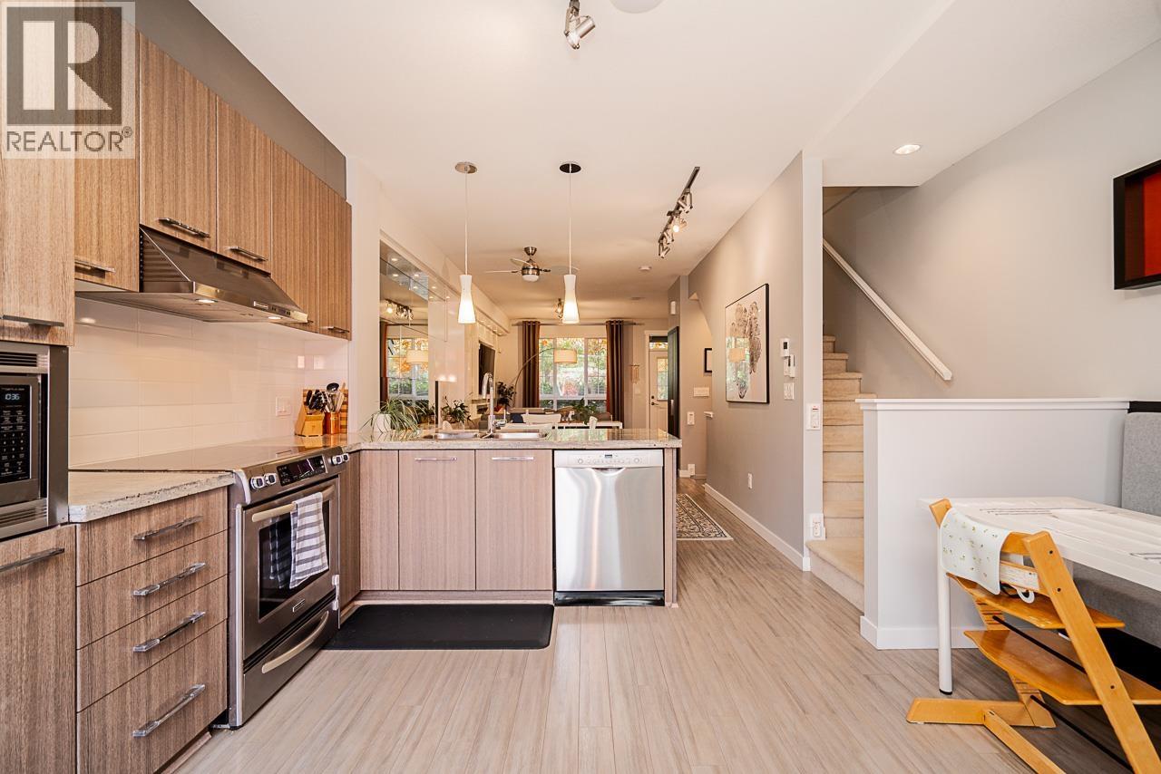 3 1338 HAMES CRESCENT, Coquitlam