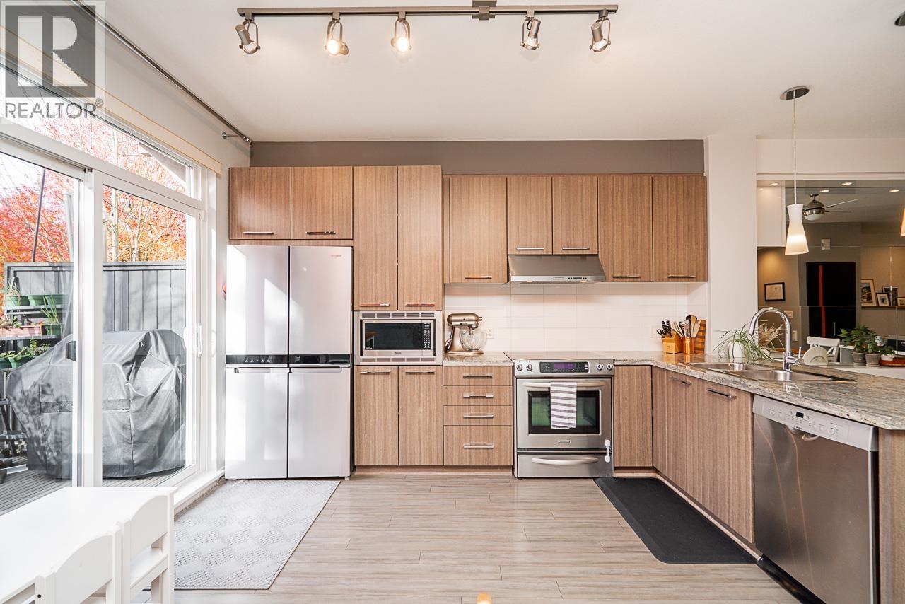 3 1338 HAMES CRESCENT, Coquitlam