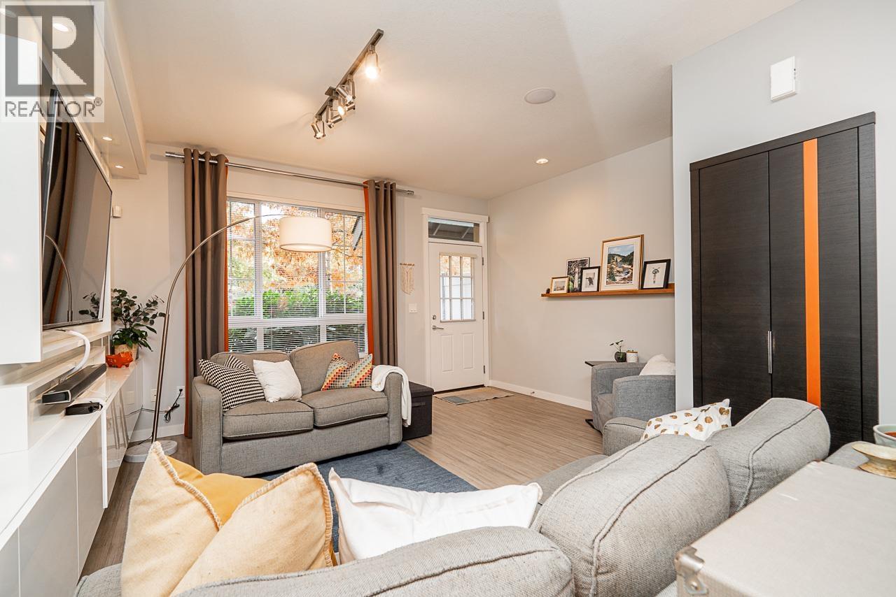 3 1338 HAMES CRESCENT, Coquitlam