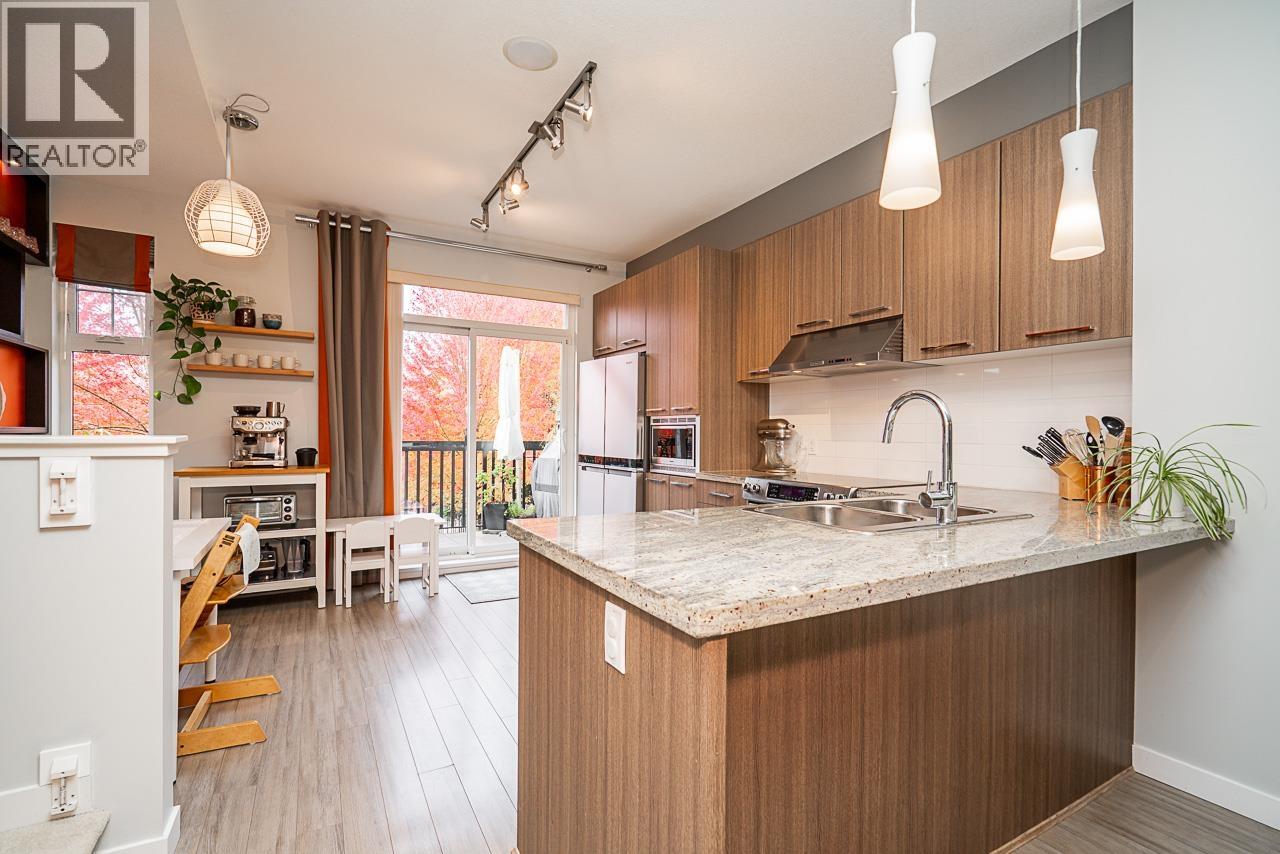 3 1338 HAMES CRESCENT, Coquitlam