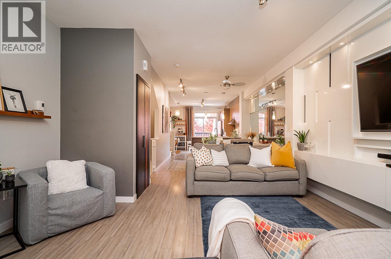 3 1338 HAMES CRESCENT, Coquitlam