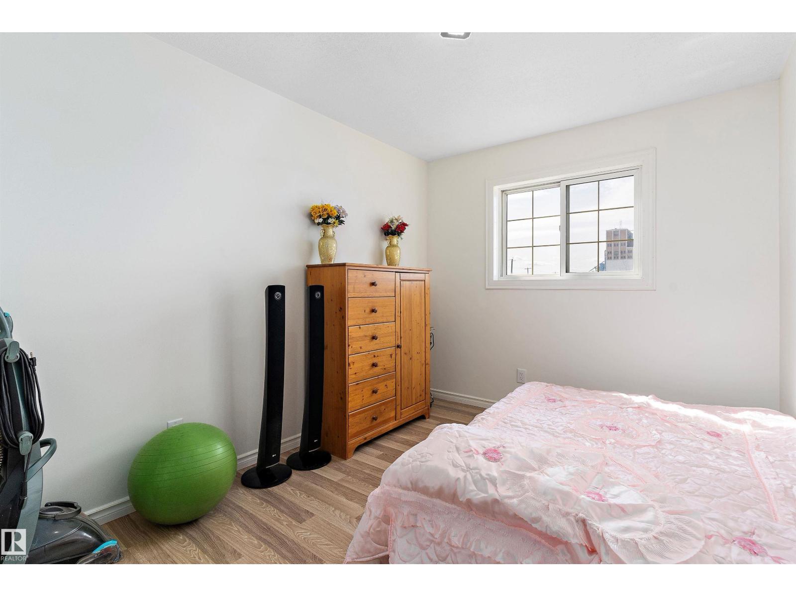 12711 128 ST NW, Edmonton