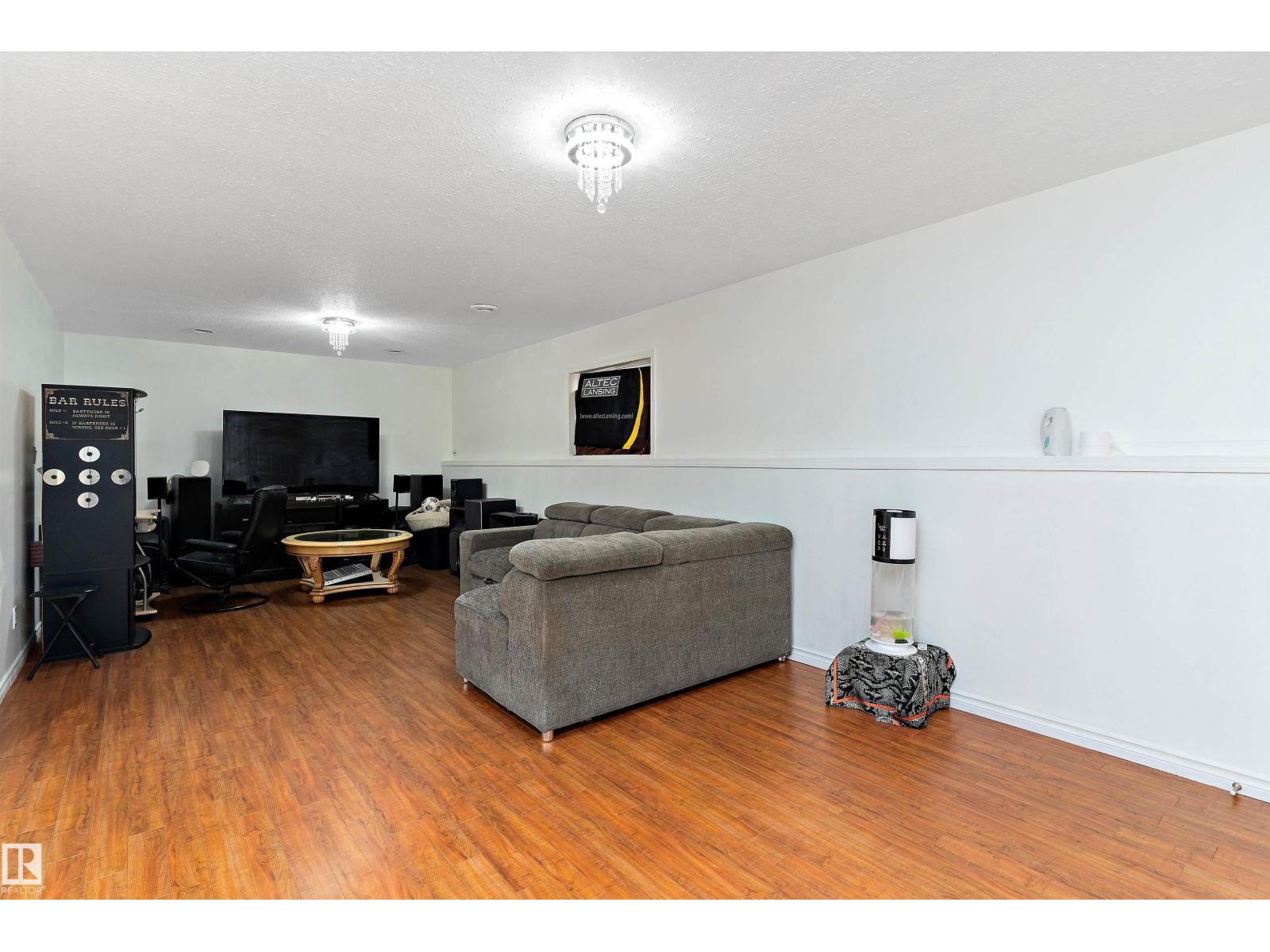 12711 128 ST NW, Edmonton