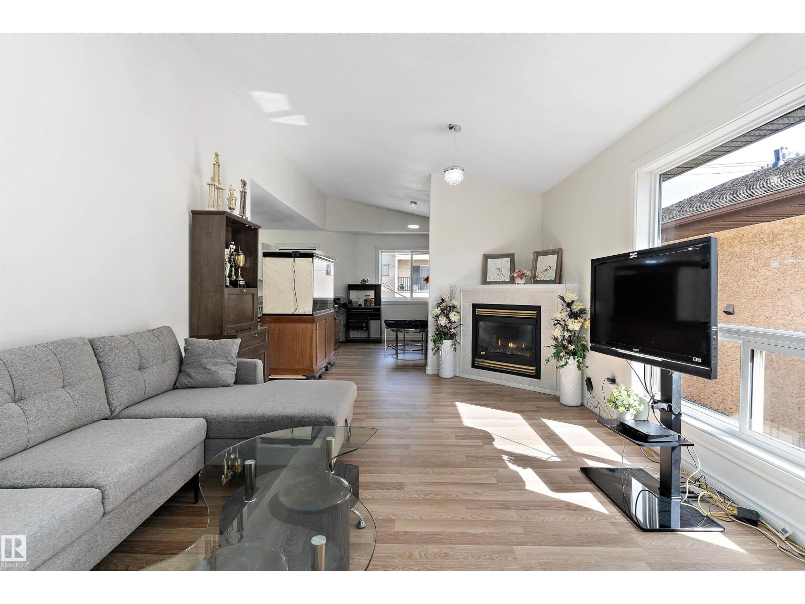 12711 128 ST NW, Edmonton