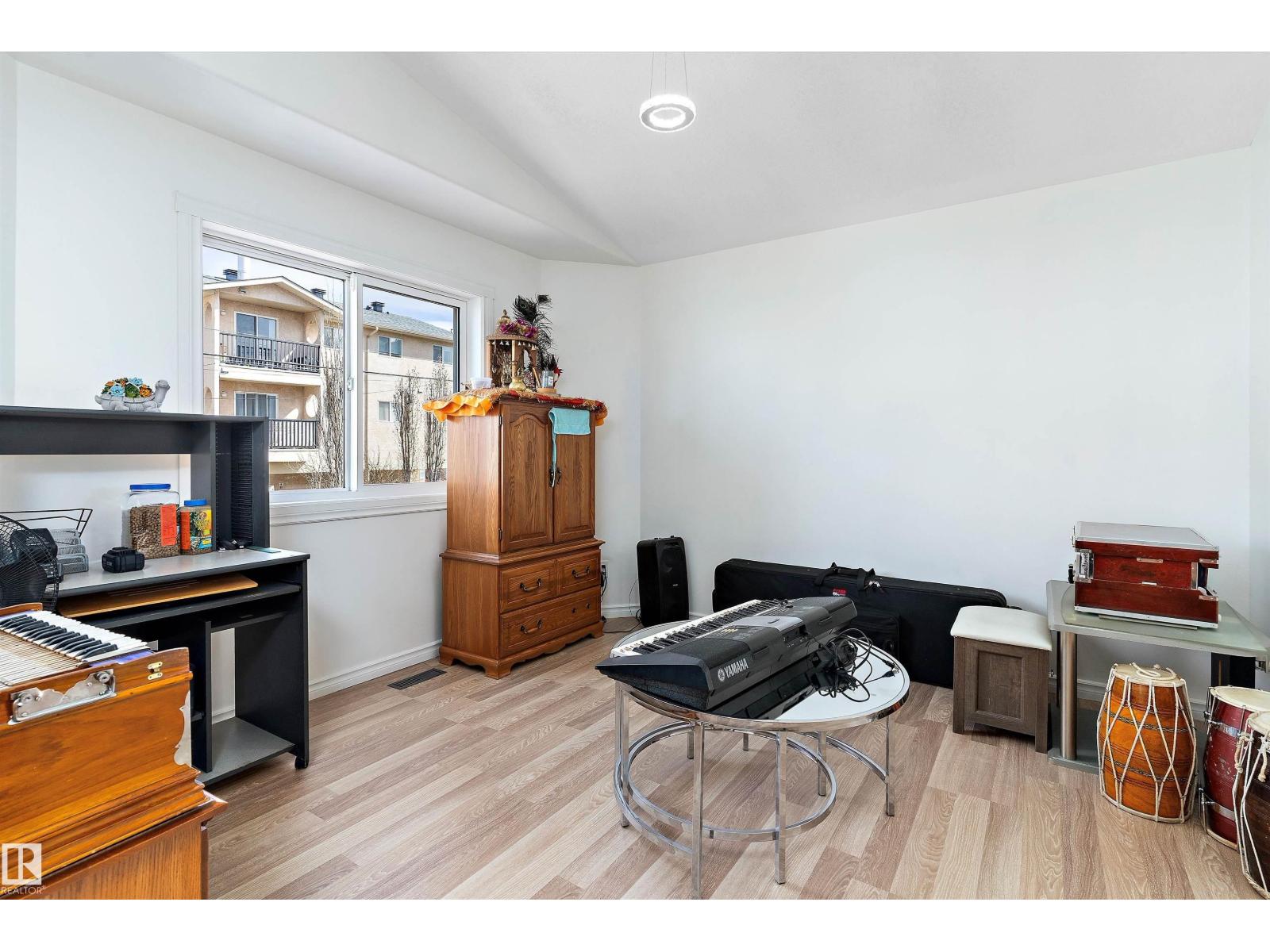 12711 128 ST NW, Edmonton