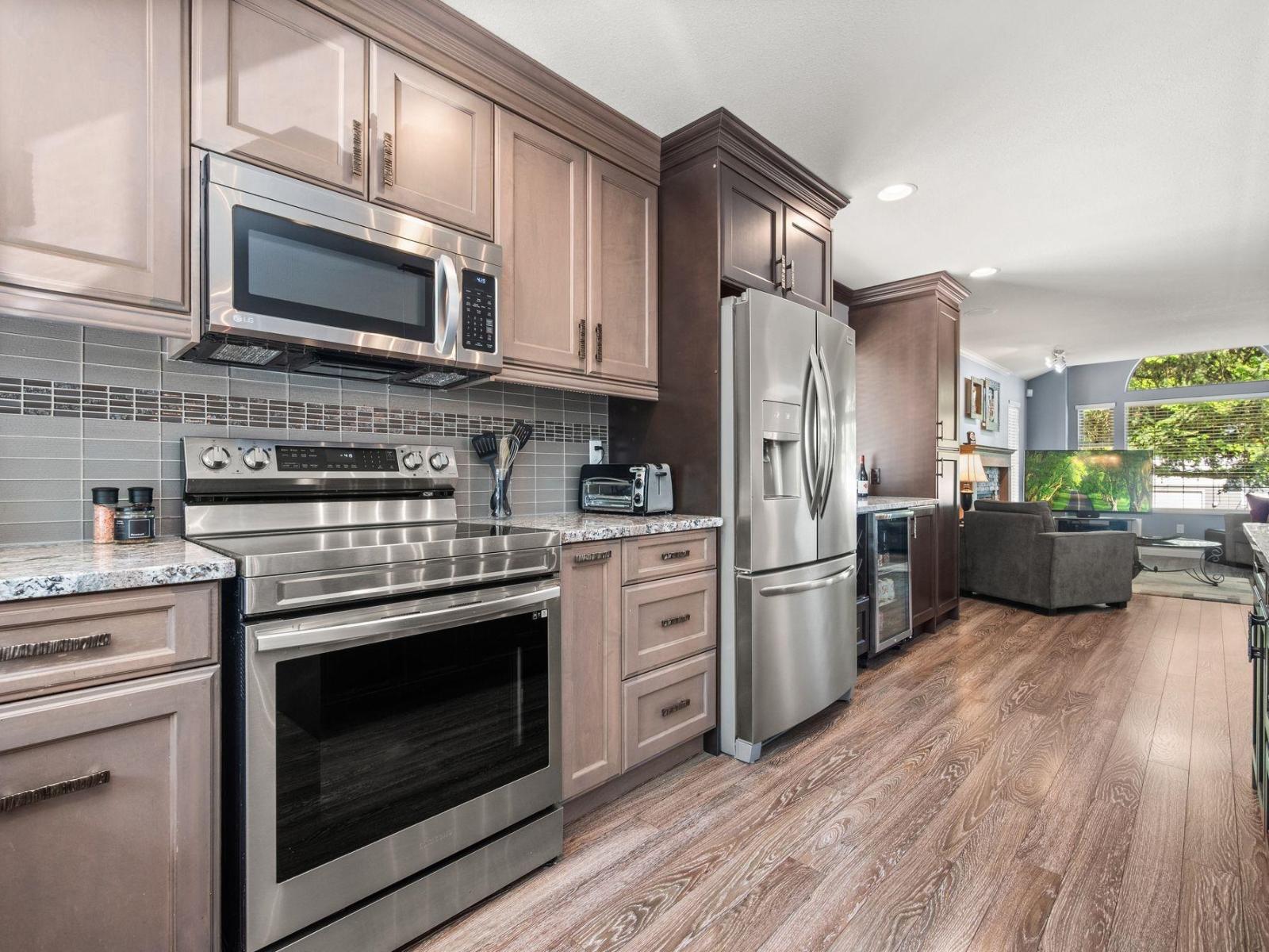 7937 BURDOCK STREET, Mission