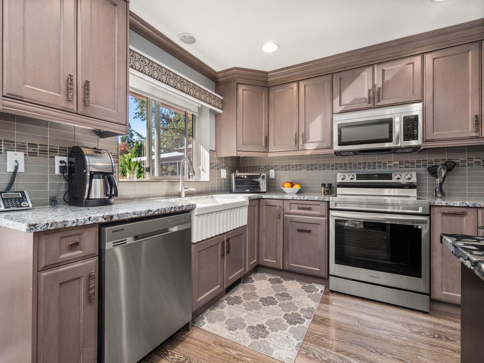 7937 BURDOCK STREET, Mission