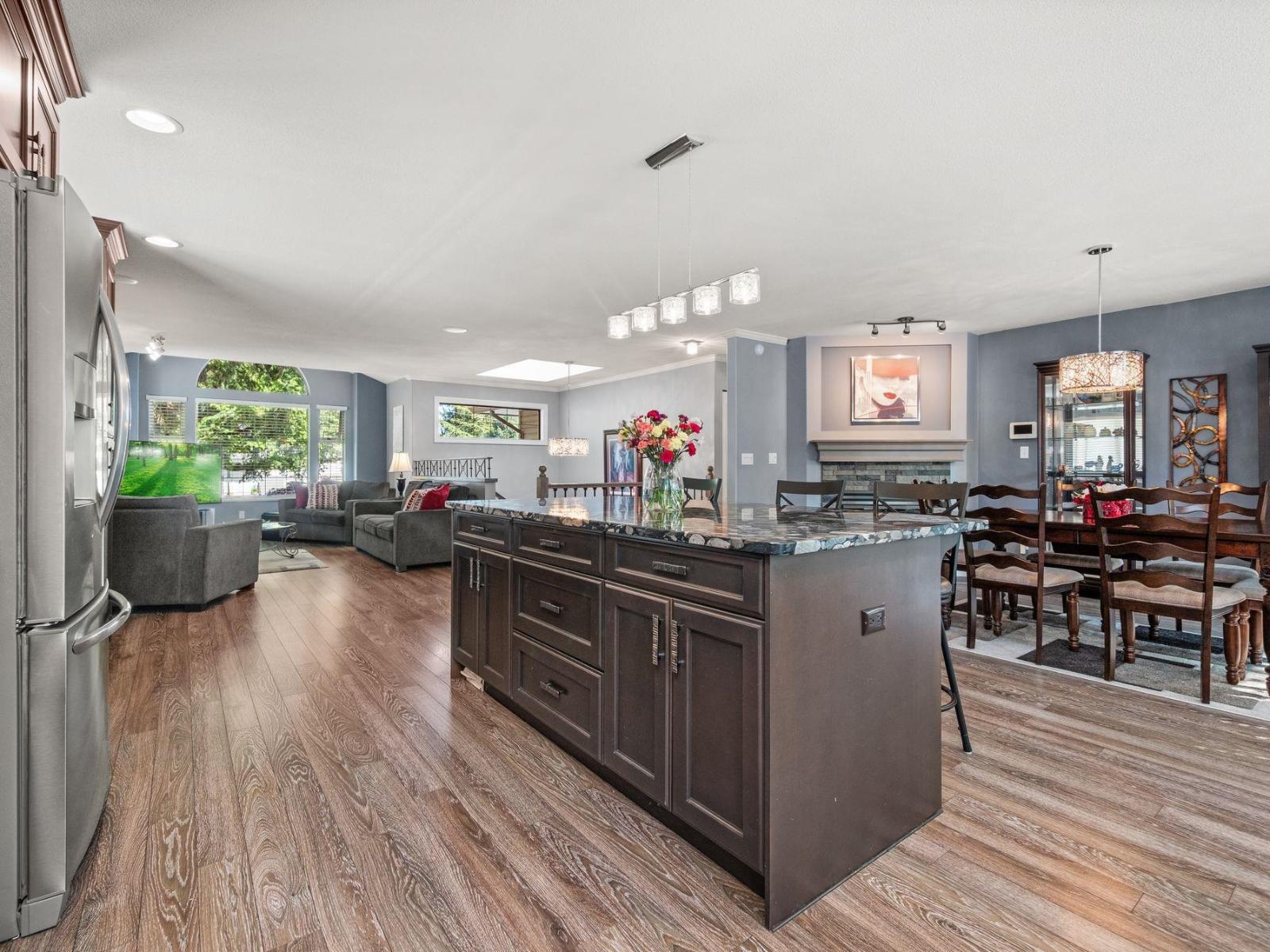 7937 BURDOCK STREET, Mission