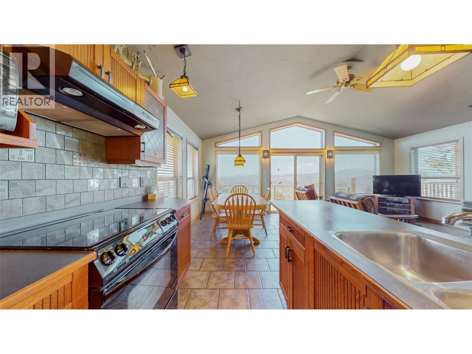 284 LONG JOE Road, Osoyoos