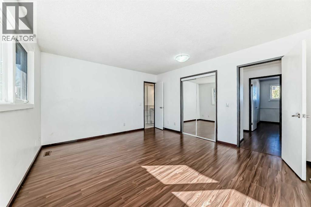 Single Family House for Sale in  Bermuda Drive NW Beddington Heights Calgary 