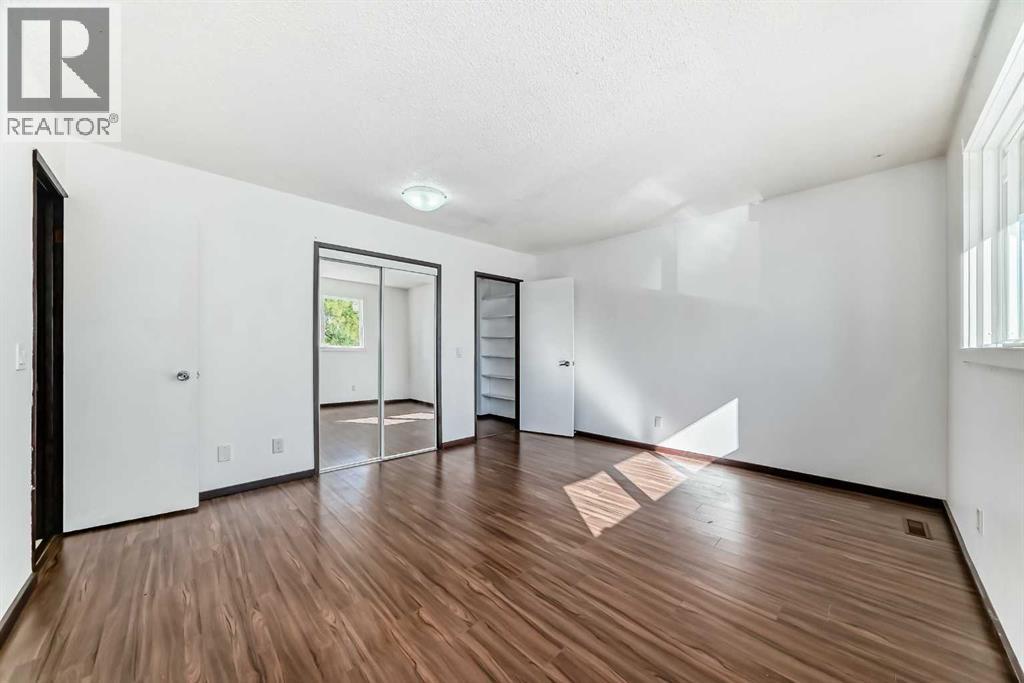 Single Family House for Sale in  Bermuda Drive NW Beddington Heights Calgary 