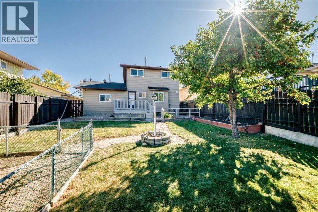 Single Family House for Sale in  Bermuda Drive NW Beddington Heights Calgary 