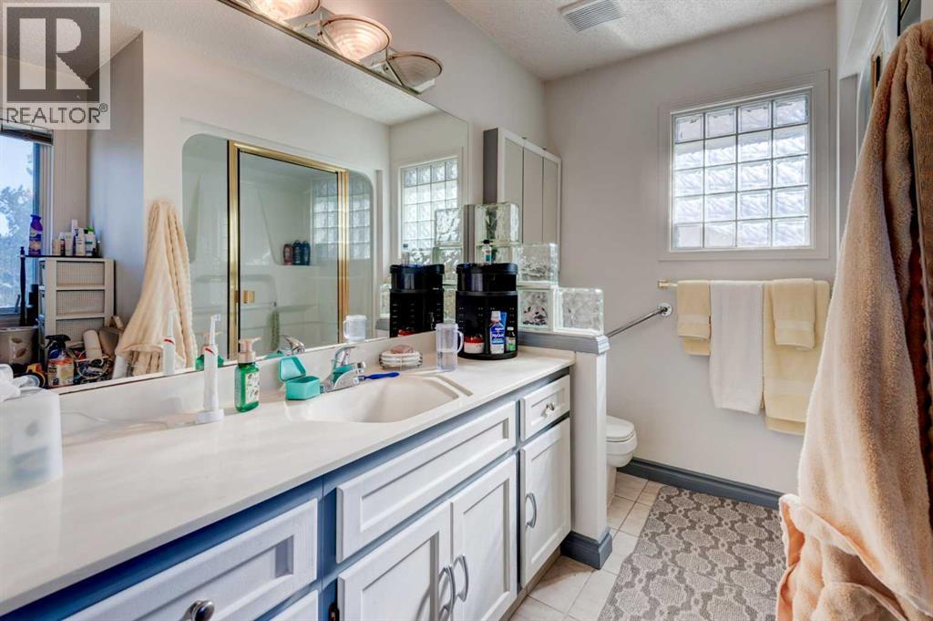 Single Family House for Sale in  MT CORNWALL Circle SE McKenzie Lake Calgary 