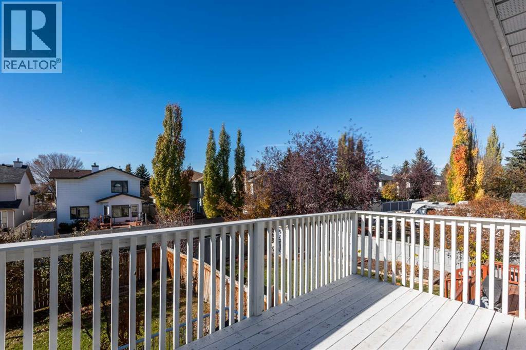 Single Family House for Sale in  MT CORNWALL Circle SE McKenzie Lake Calgary 