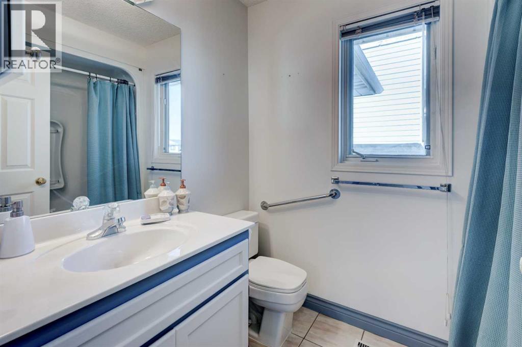 Single Family House for Sale in  MT CORNWALL Circle SE McKenzie Lake Calgary 