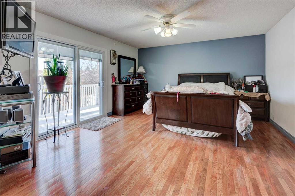 Single Family House for Sale in  MT CORNWALL Circle SE McKenzie Lake Calgary 