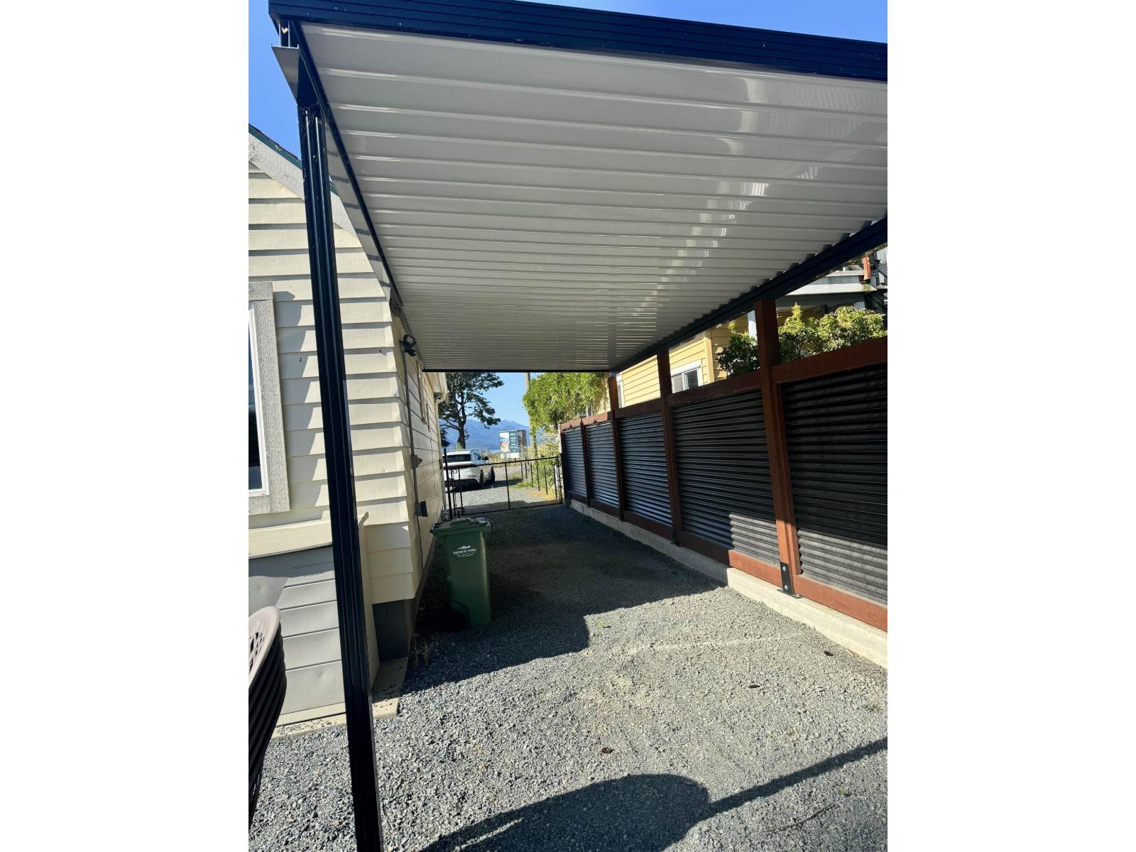 House in Harrison Hot Springs - Image 10
