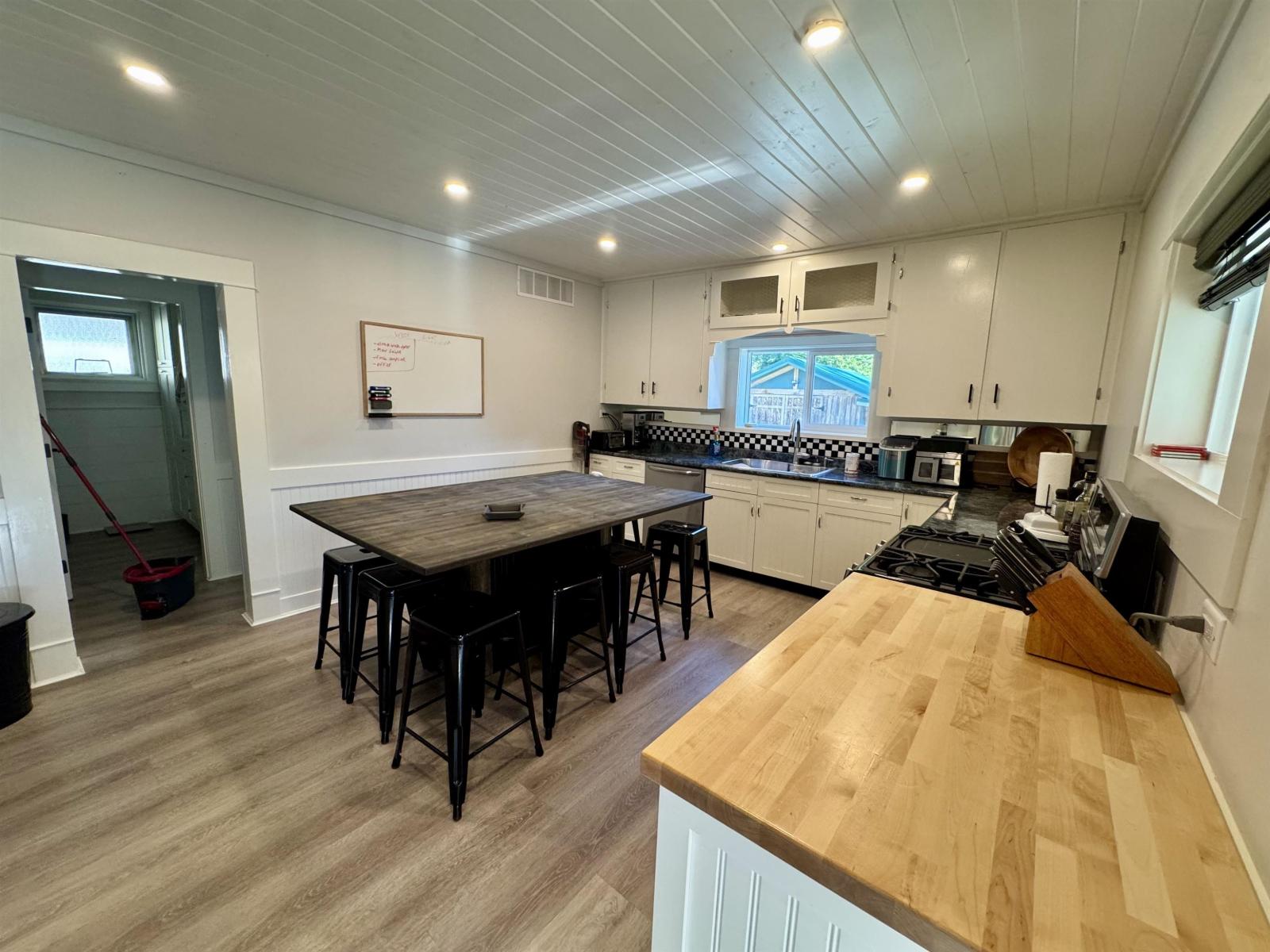 House in Harrison Hot Springs - Image 24