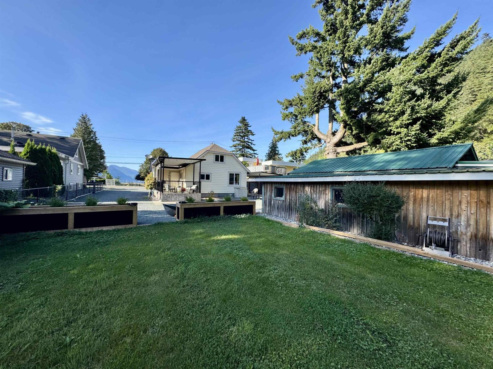 House in Harrison Hot Springs - Image 33