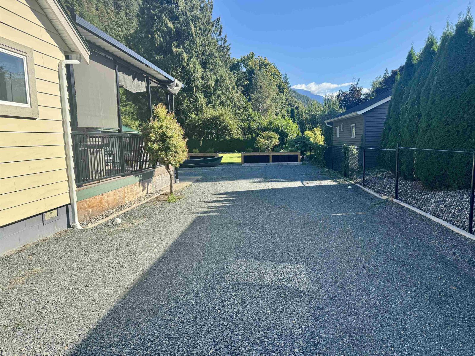 House in Harrison Hot Springs - Image 8