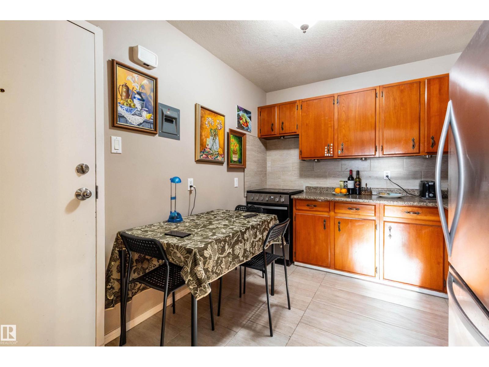 #6 15431 93 AV NW, Edmonton