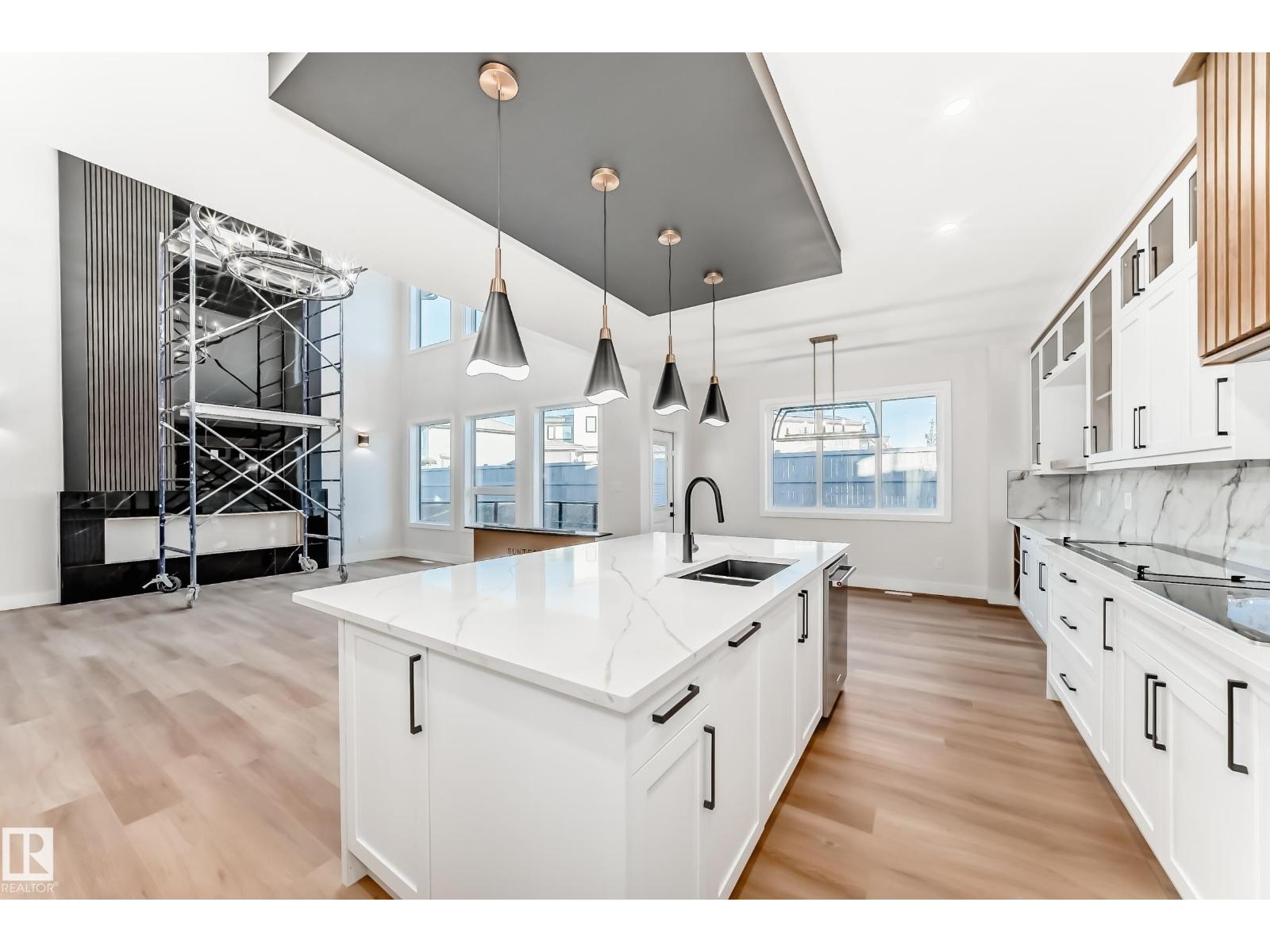 7025 KIVIAQ CR SW, Edmonton