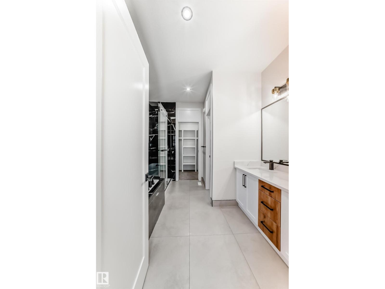 7025 KIVIAQ CR SW, Edmonton