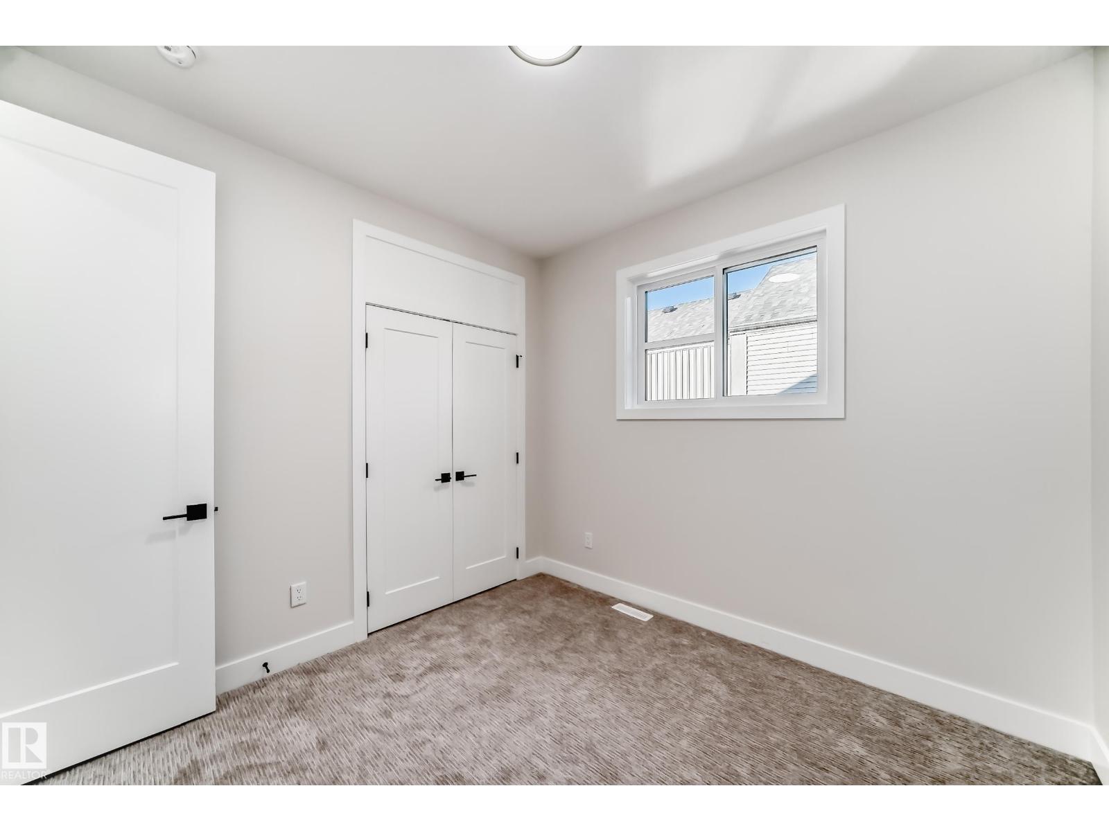 7025 KIVIAQ CR SW, Edmonton