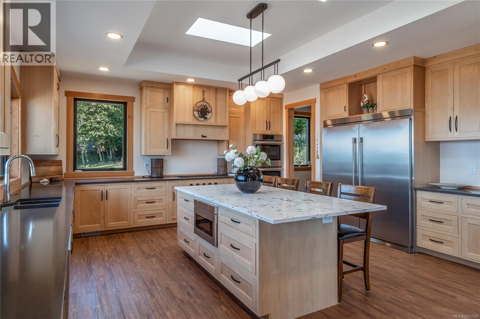 573 Horseshoe Rd, Gabriola Island