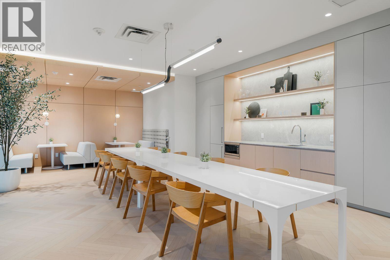 303 505 NELSON STREET, Coquitlam