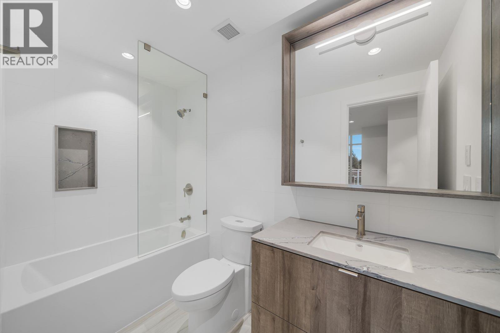 303 505 NELSON STREET, Coquitlam