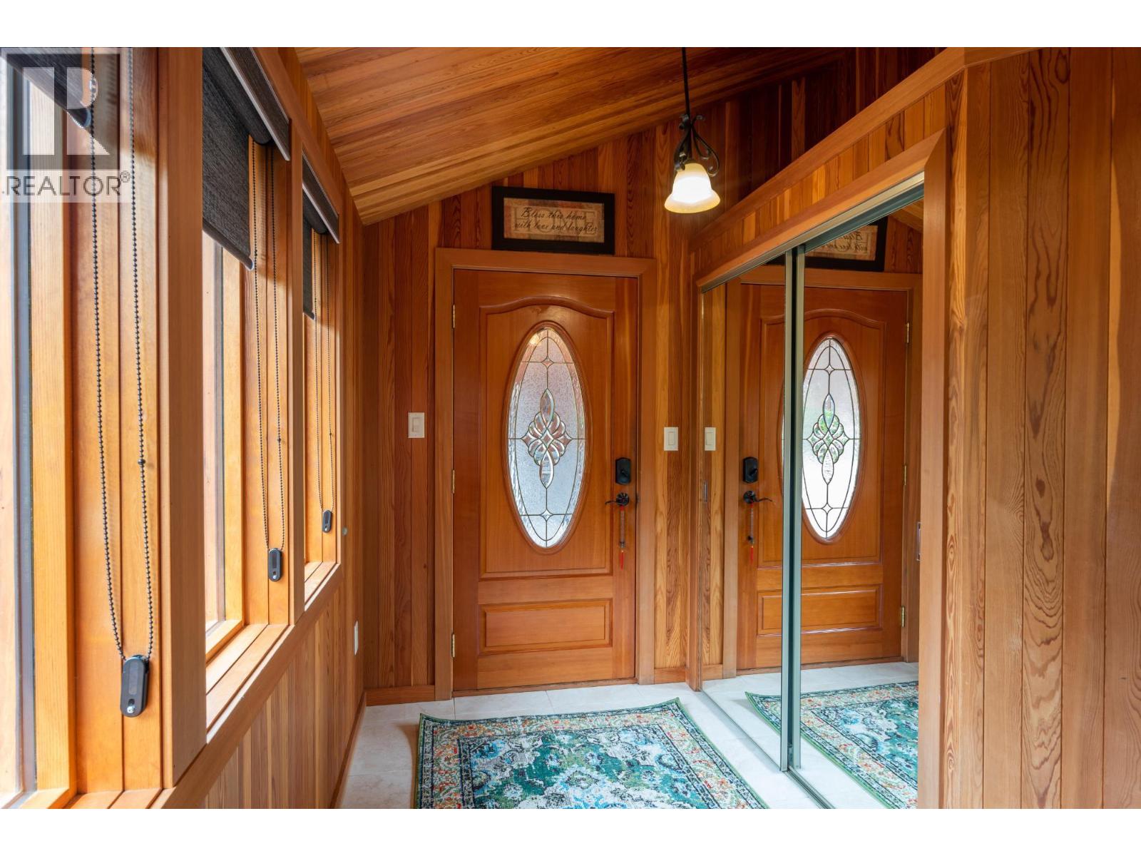  906 JAMES Road, Shoreacres