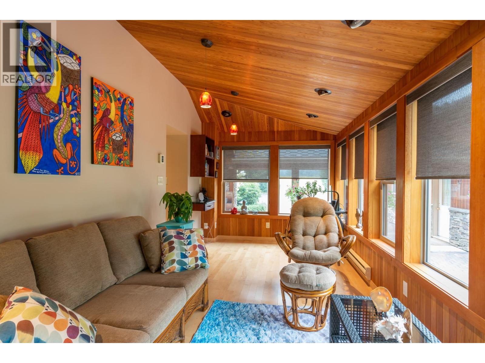  906 JAMES Road, Shoreacres