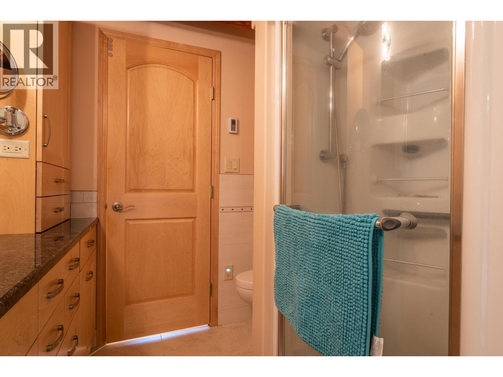  906 JAMES Road, Shoreacres