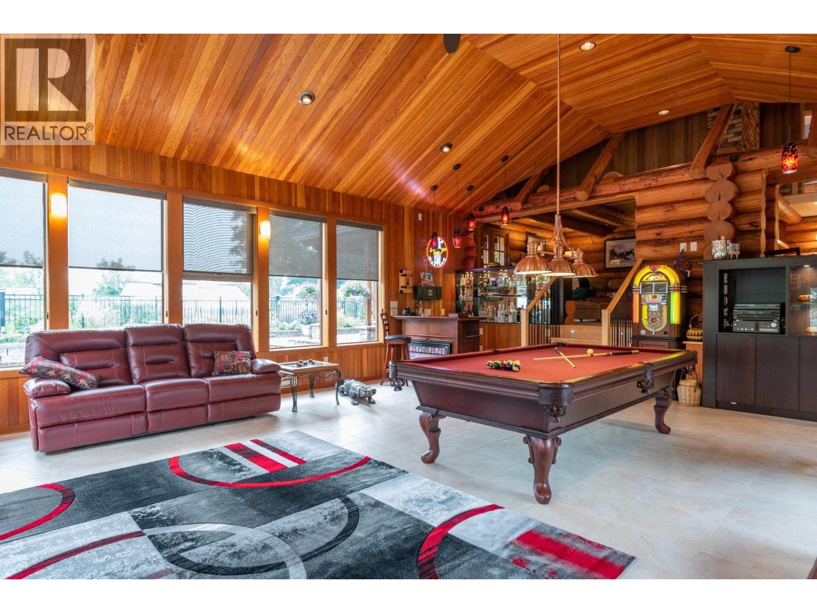  906 JAMES Road, Shoreacres