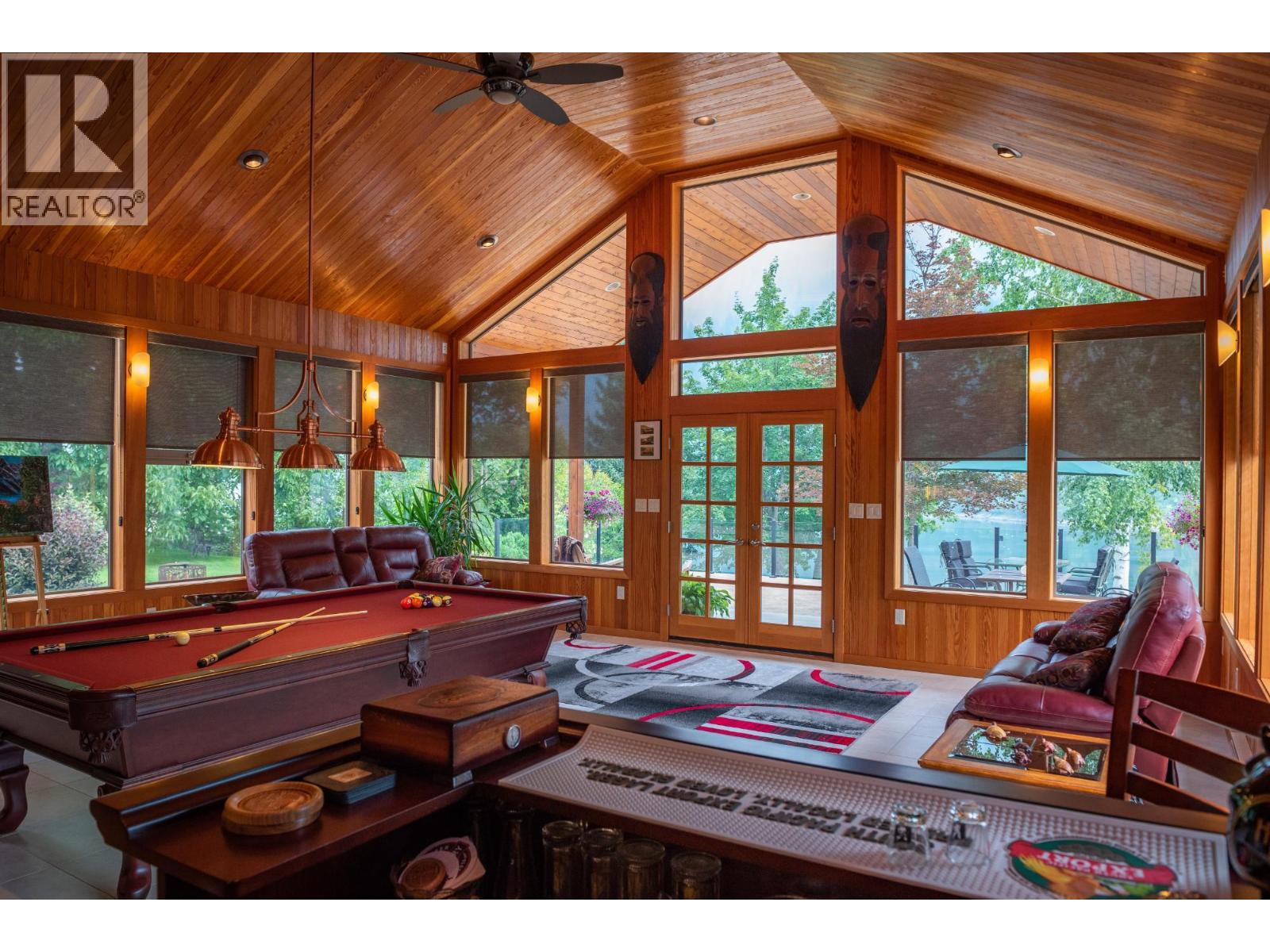  906 JAMES Road, Shoreacres