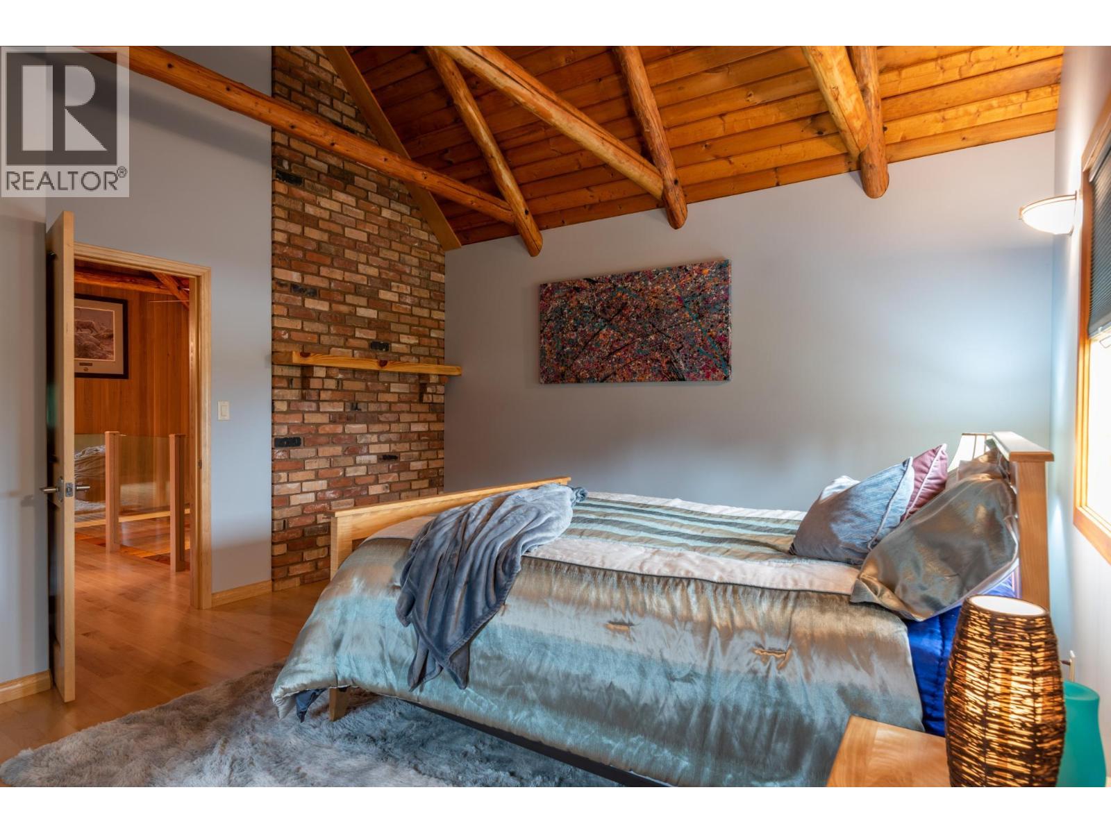  906 JAMES Road, Shoreacres