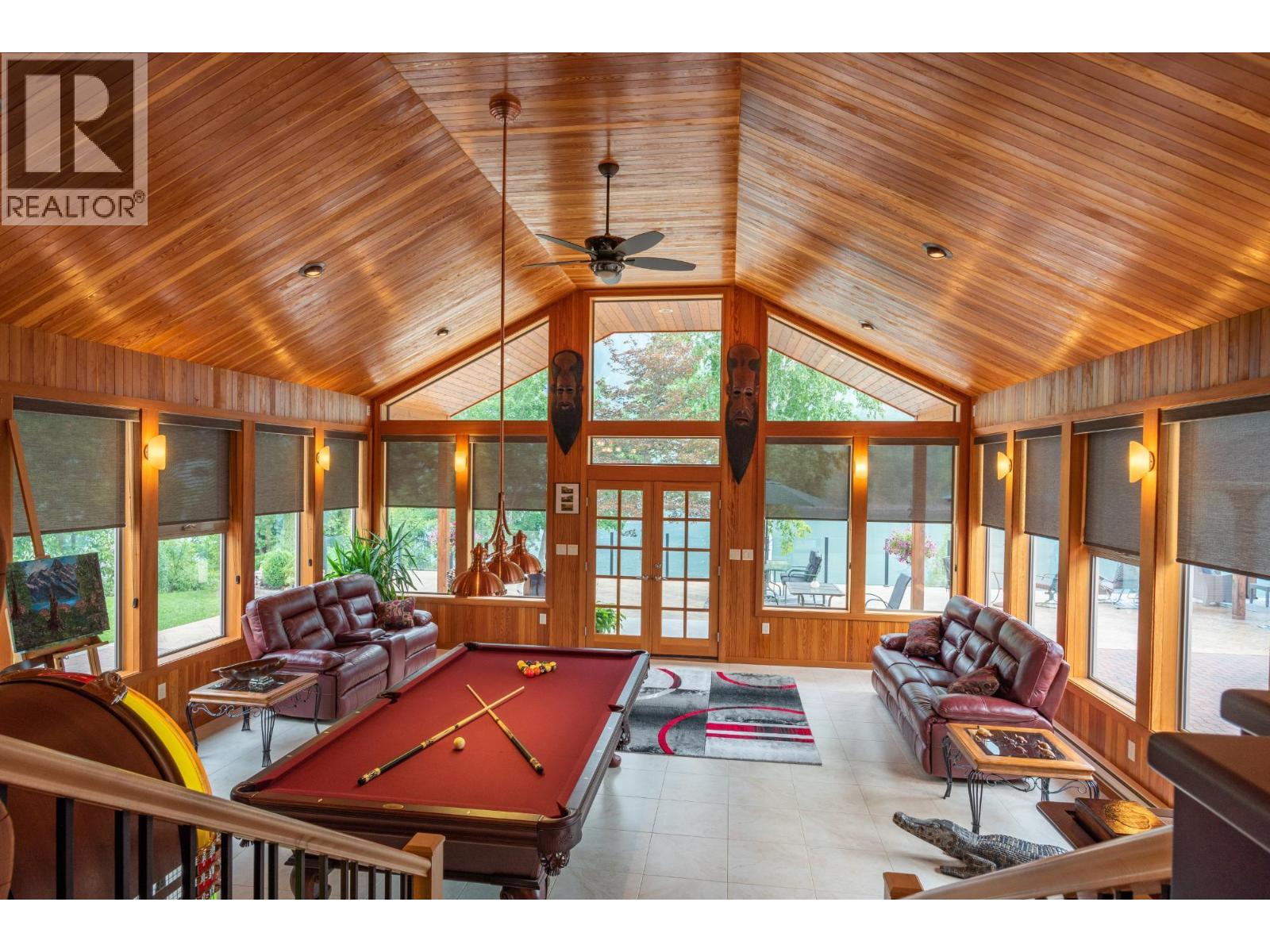  906 JAMES Road, Shoreacres