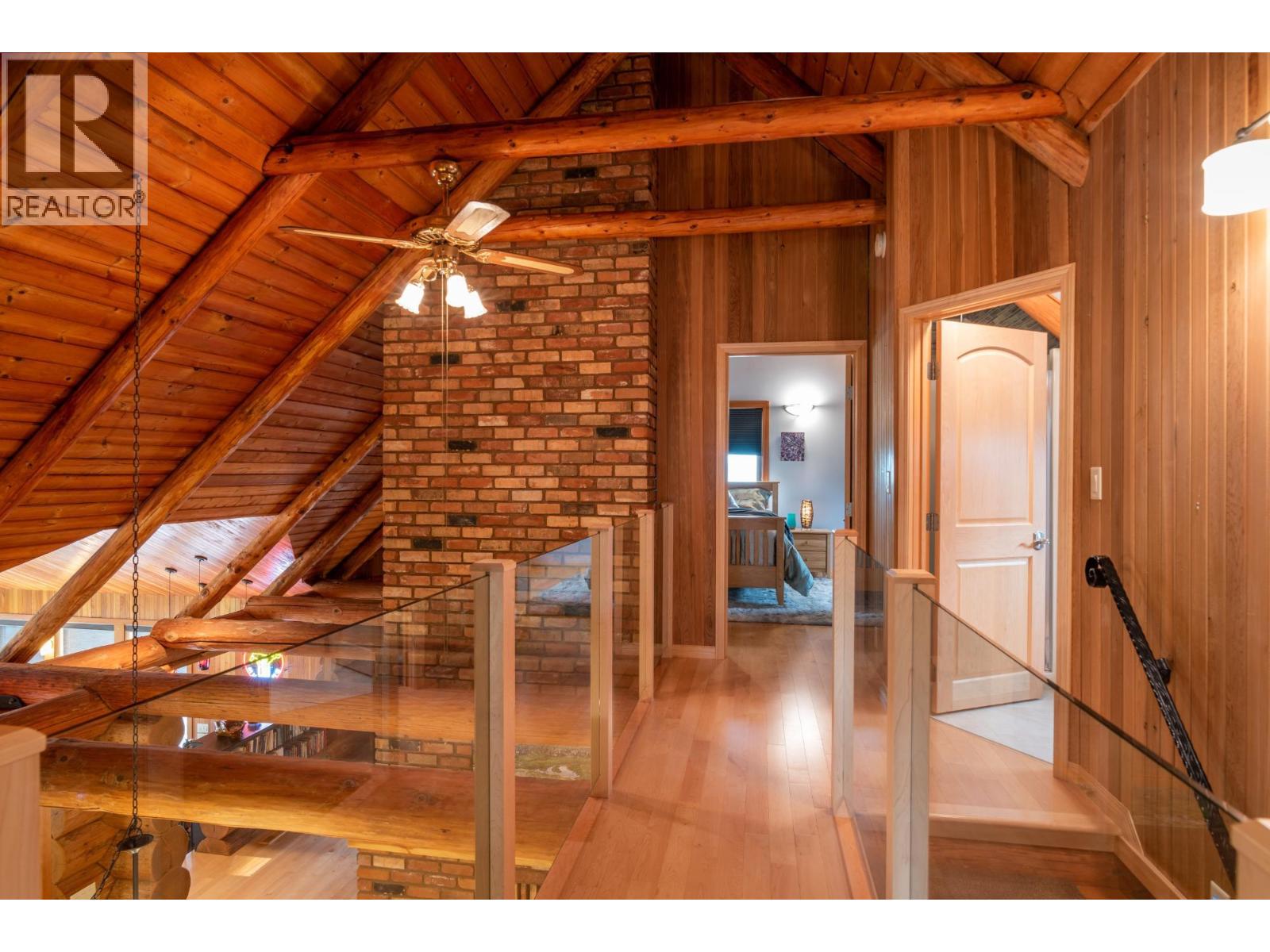  906 JAMES Road, Shoreacres