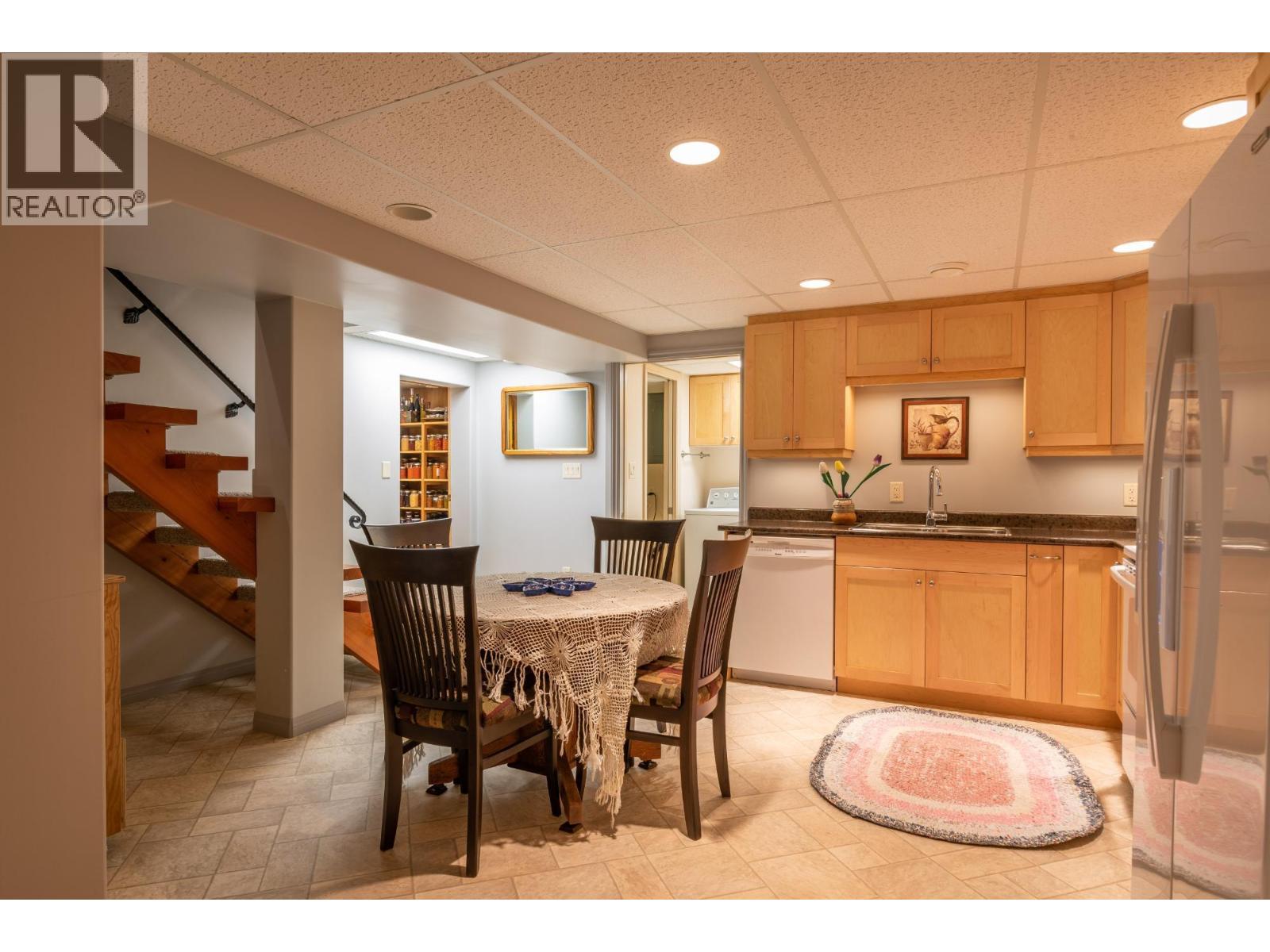  906 JAMES Road, Shoreacres