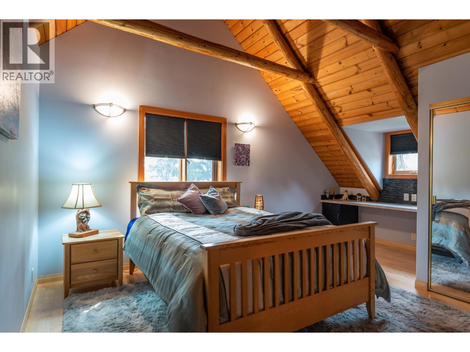  906 JAMES Road, Shoreacres