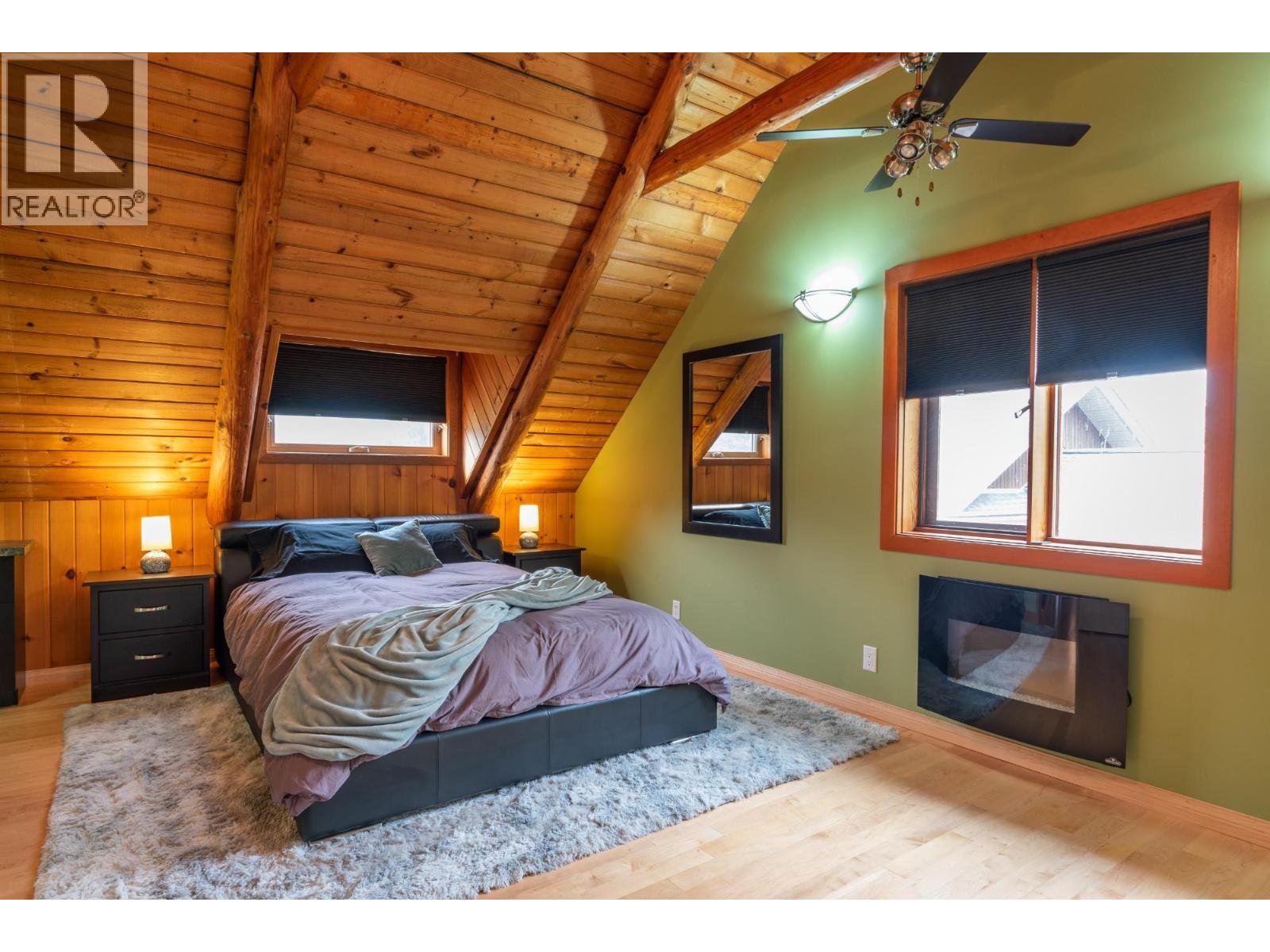  906 JAMES Road, Shoreacres