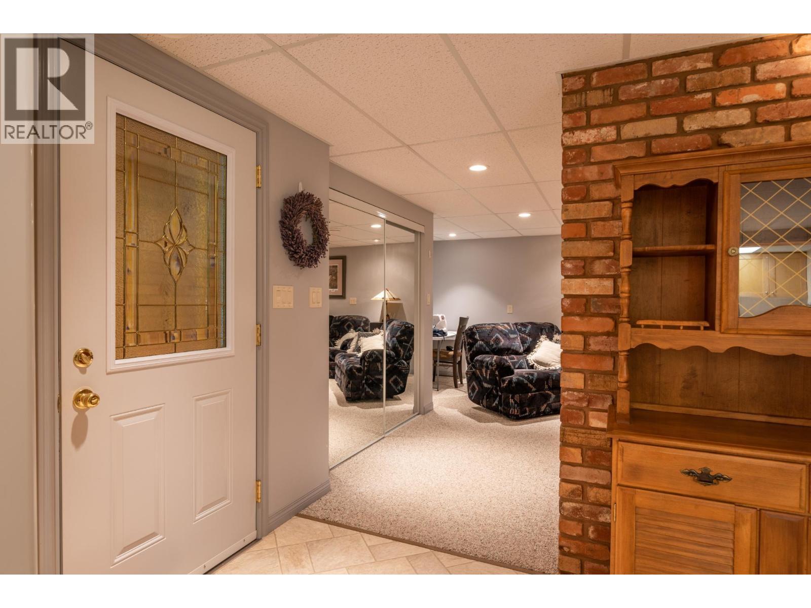  906 JAMES Road, Shoreacres